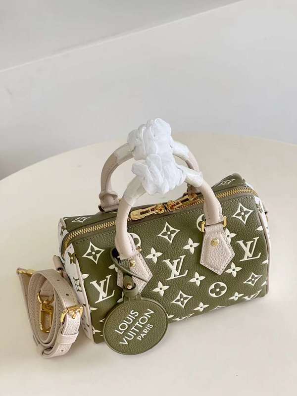 The Franco Shops - Louis Vuittons  - 12043