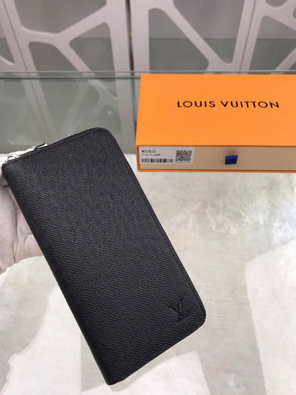 Franco Shops - Louis Vuittons  - 10862
