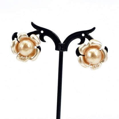 Chanel Faux Pearl Flower Earrings Plastic Earrings in Fair condition