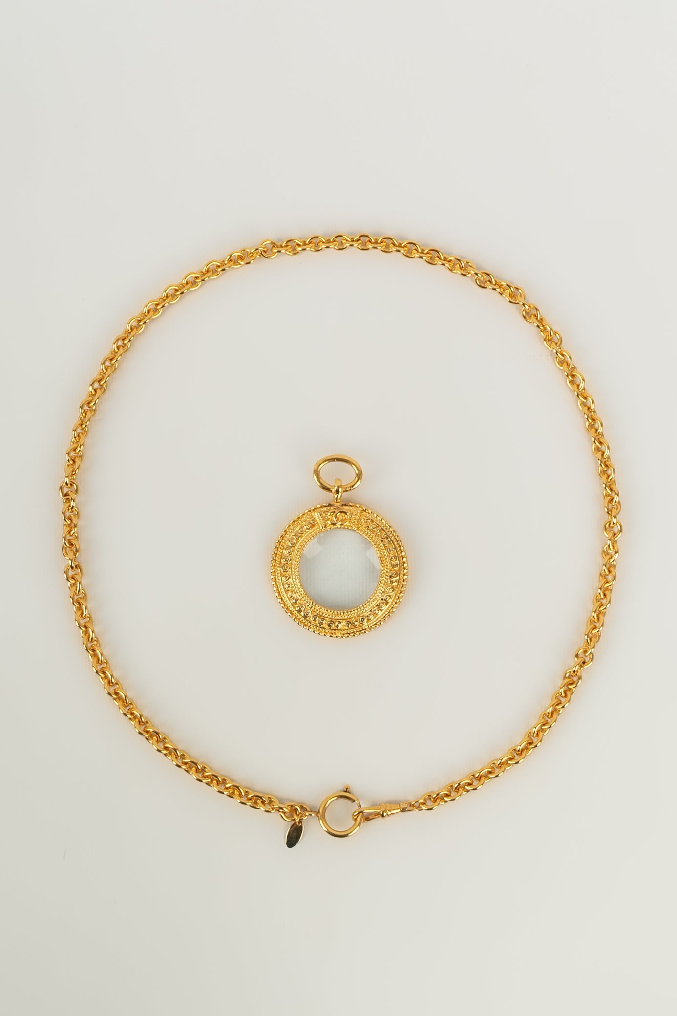 Collier loupe Chanel