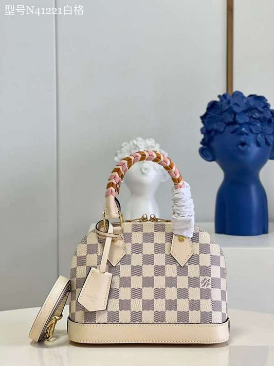 The Franco Shops - Louis Vuittons  - 12068