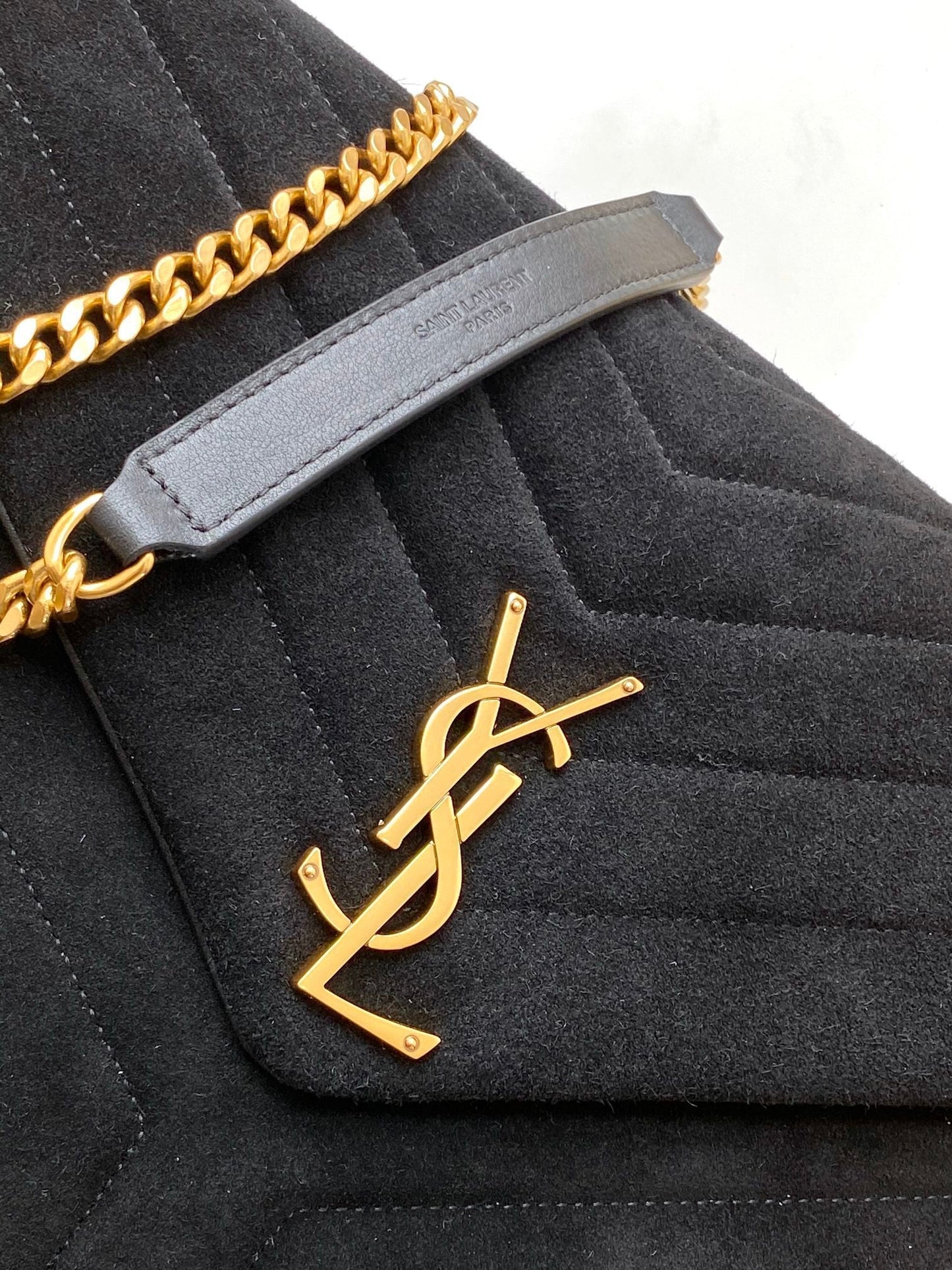 Yves Saint Laurent Loulou Medium Chain Bag