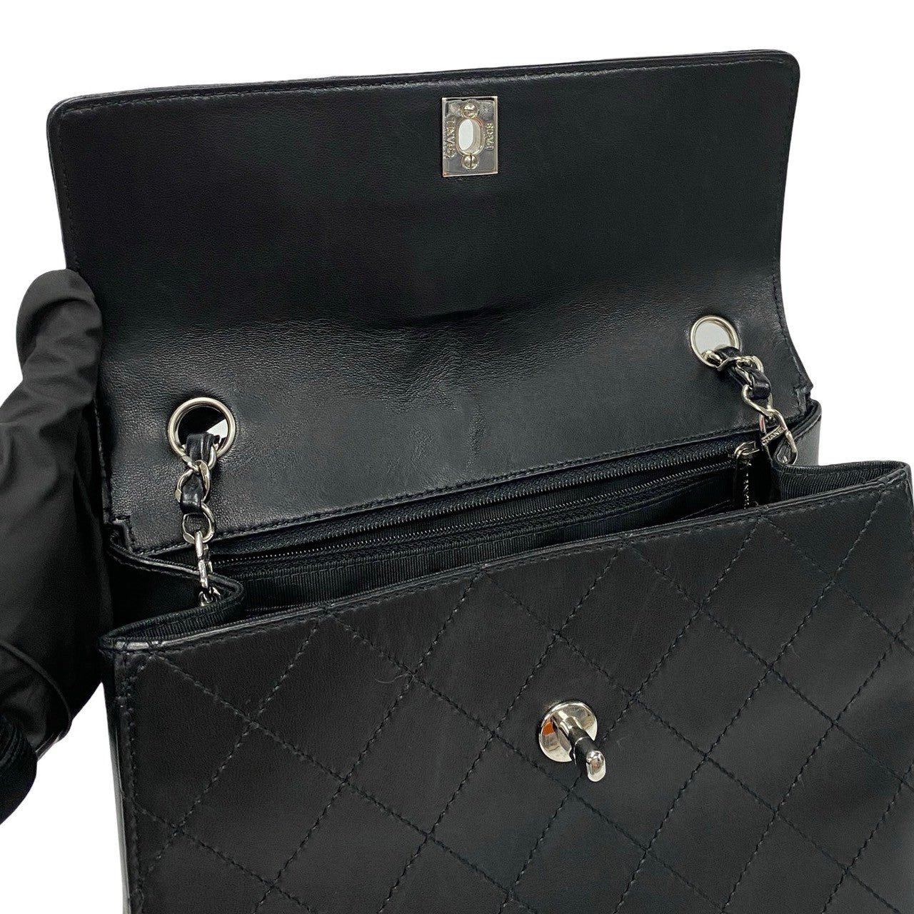 Chanel Matelasse Lambskin 26cm Chain Shoulder Bag Leather Shoulder Bag 59289 in Excellent condition