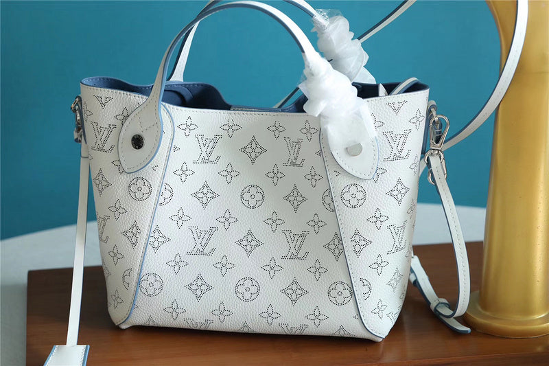 The Franco Shops - Louis Vuittons  - 7922