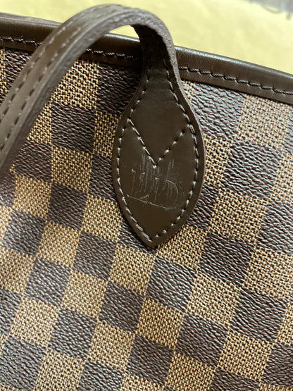 Handbag Luxury Designer By Louis Vuitton  Size: Large