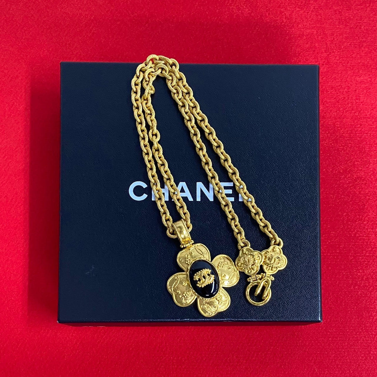 CHANEL Necklace Gold Plated gold