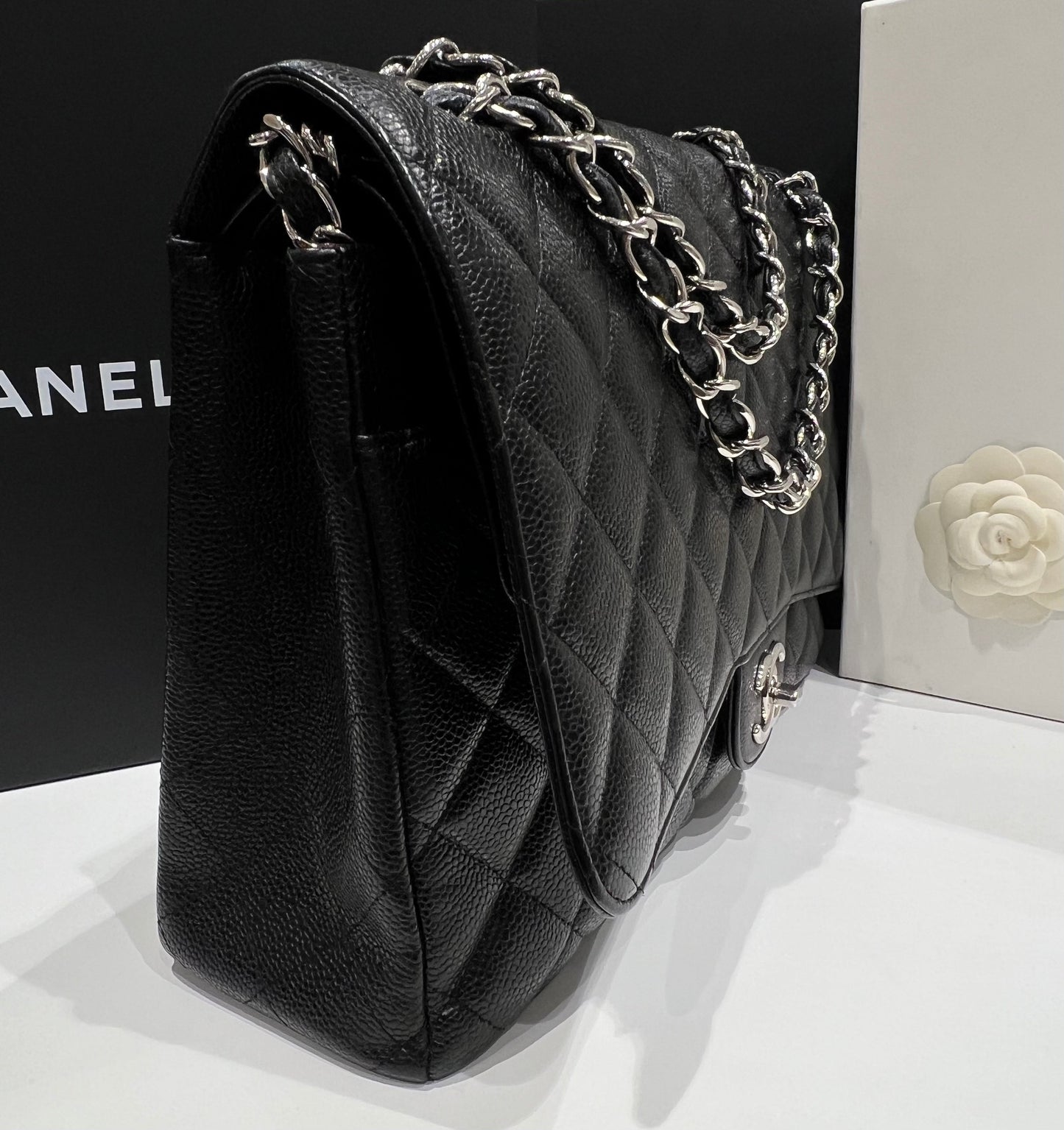 Chanel - sac classique maxi jumbo cuir caviar noir