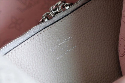 The Franco Shops - Louis Vuittons  - 7633