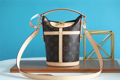 The Franco Shops - Louis Vuittons  - 7726
