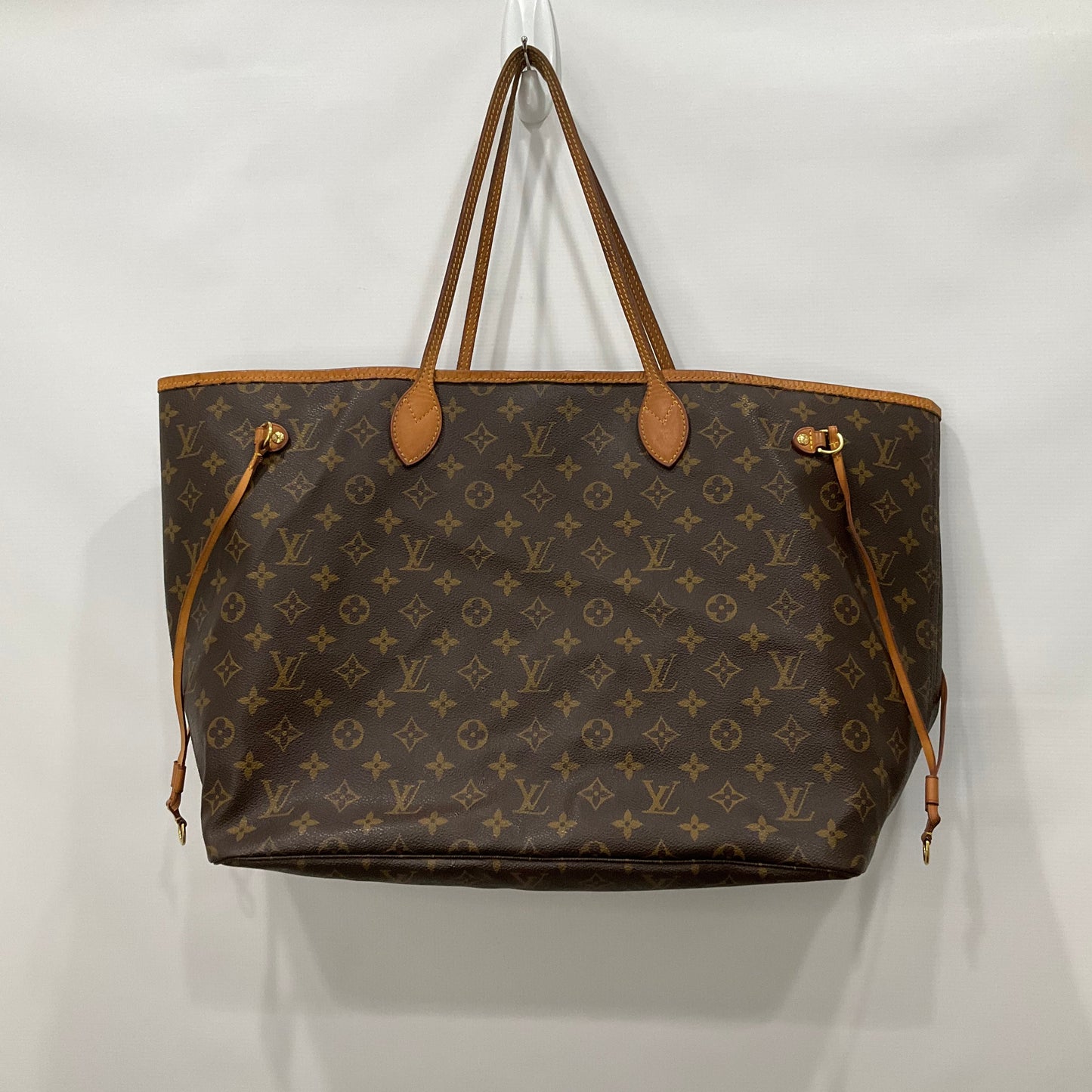 Handbag Luxury Designer By Louis Vuitton  Size: Large