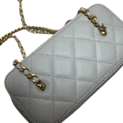 Pearl Crush Vanity Case With Chain Small Lambskin Light Grey GHW