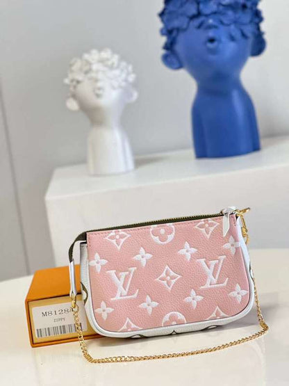 The Franco Shops - Louis Vuittons  - 12071