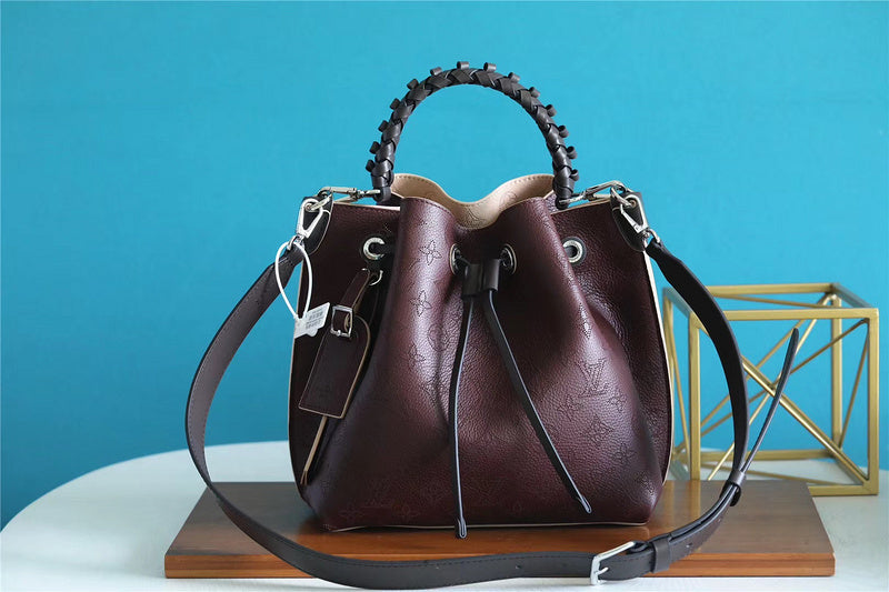 The Franco Shops - Louis Vuittons  - 7906