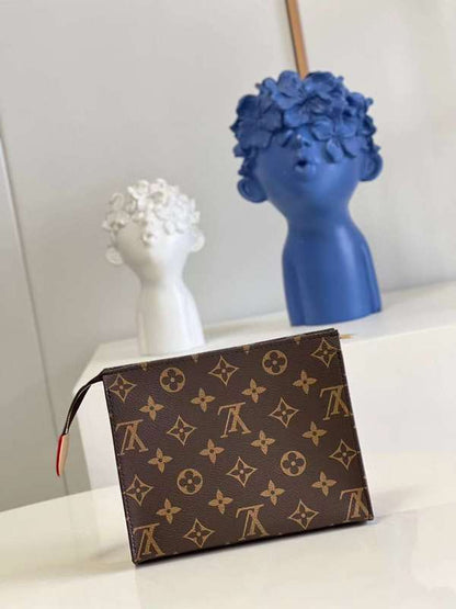 The Franco Shops - Louis Vuittons  - 12082