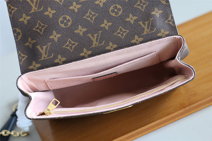 The Franco Shops - Louis Vuittons  - 7832