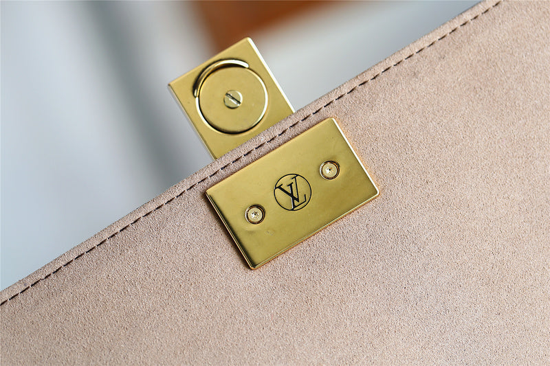 The Franco Shops - Louis Vuittons  - 7855