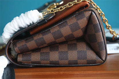 The Franco Shops - Louis Vuittons  - 7821
