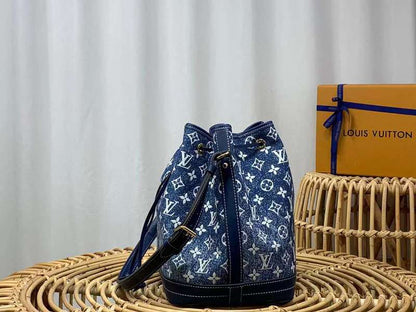The Franco Shops - Louis Vuittons  - 12097