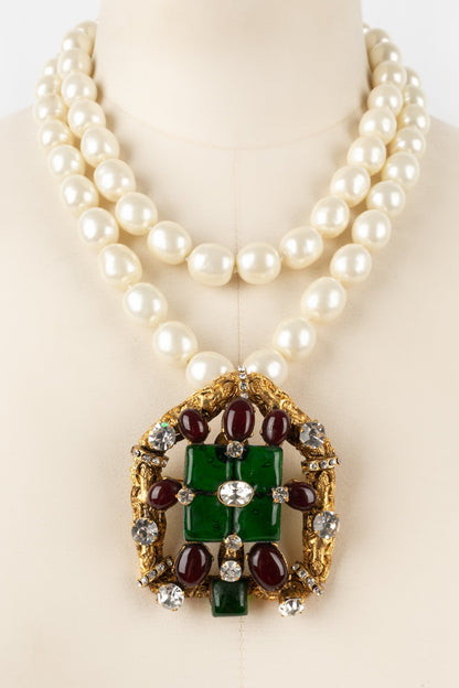 Collier en pâte de verre Chanel
