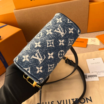 Franco Shops - Louis Vuittons  - 15838