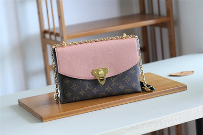 The Franco Shops - Louis Vuittons  - 7832