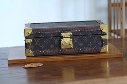 Franco Shops - Louis Vuittons  - 9514