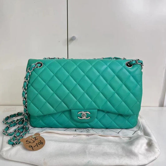 Chanel Timeless/Classique Handbag Leather Green Plain WD-