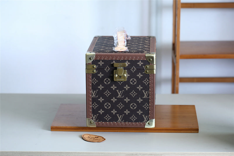 Franco Shops - Louis Vuittons  - 9512