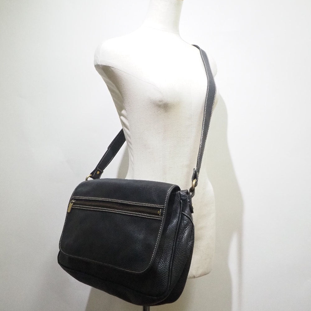CELINE Shoulder Bag Calfskin black Women Used