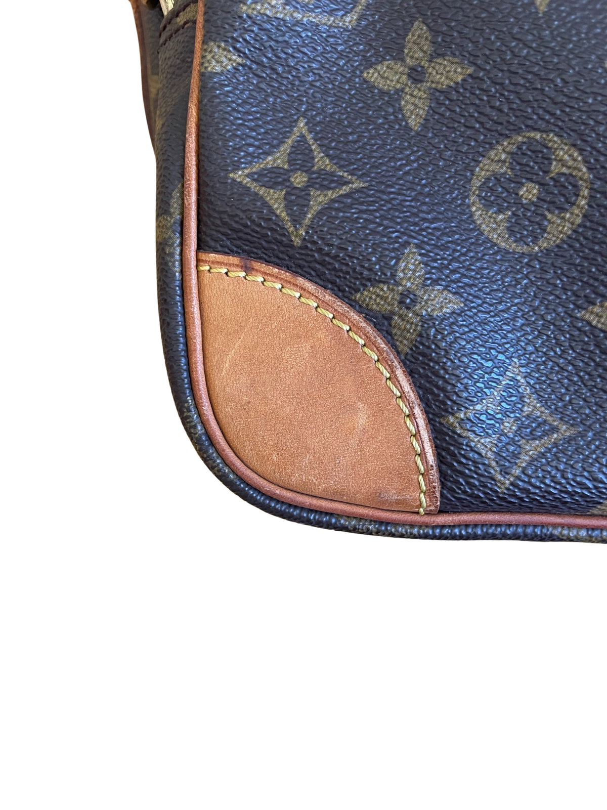 Louis Vuitton Nil MM Monogram