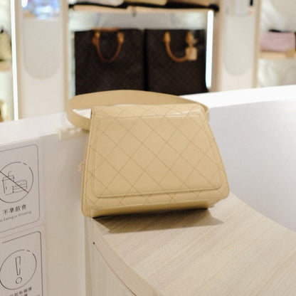 Chanel vintage kelly shoulder bag