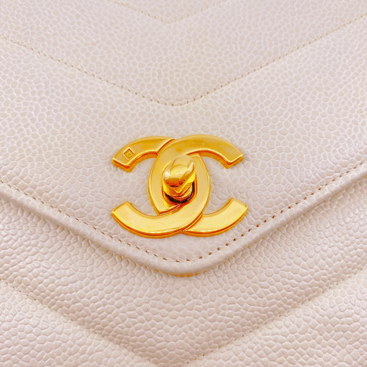 Chanel Cream Vintage Caviar Leather V Stitch Shoulder Bag