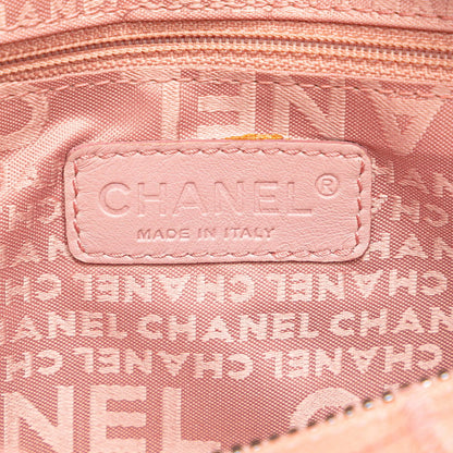 Chanel Caviar Square Stitched Bag Leather Handbag in Good condition