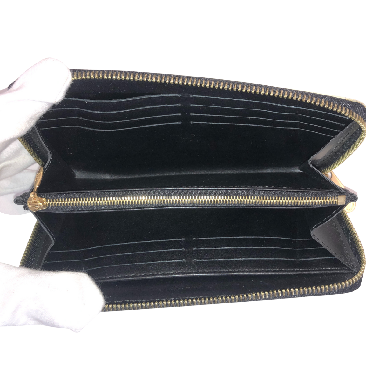 Louis Vuitton Suhali Zippy Wallet