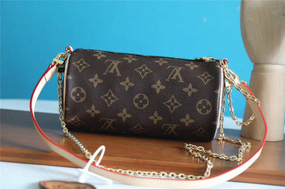 The Franco Shops - Louis Vuittons  - 7975