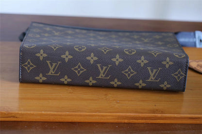 Franco Shops - Louis Vuittons  - 10941