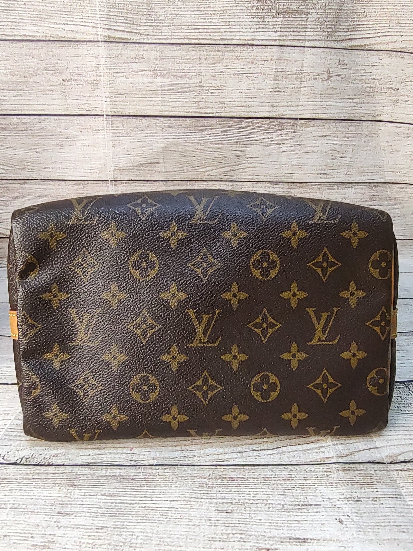 Handbag Luxury Designer By Louis Vuitton  Size: Medium