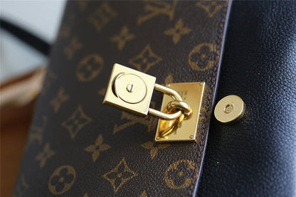 The Franco Shops - Louis Vuittons  - 7859