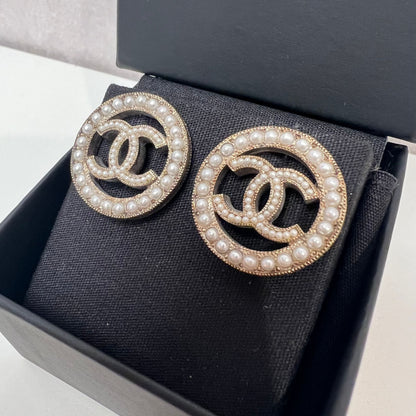 CHANEL Pearl CC Round Earrings Gold