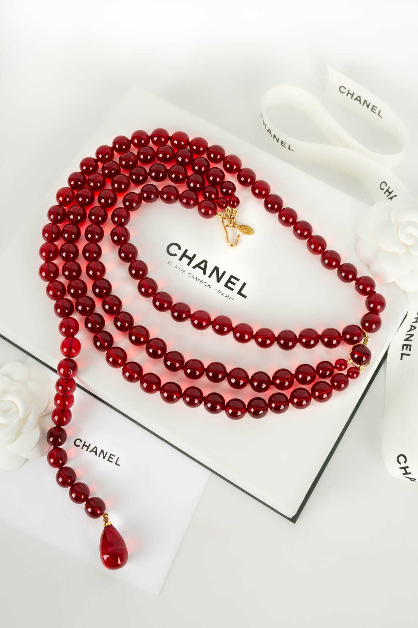 Ceinture de perles rouges Chanel