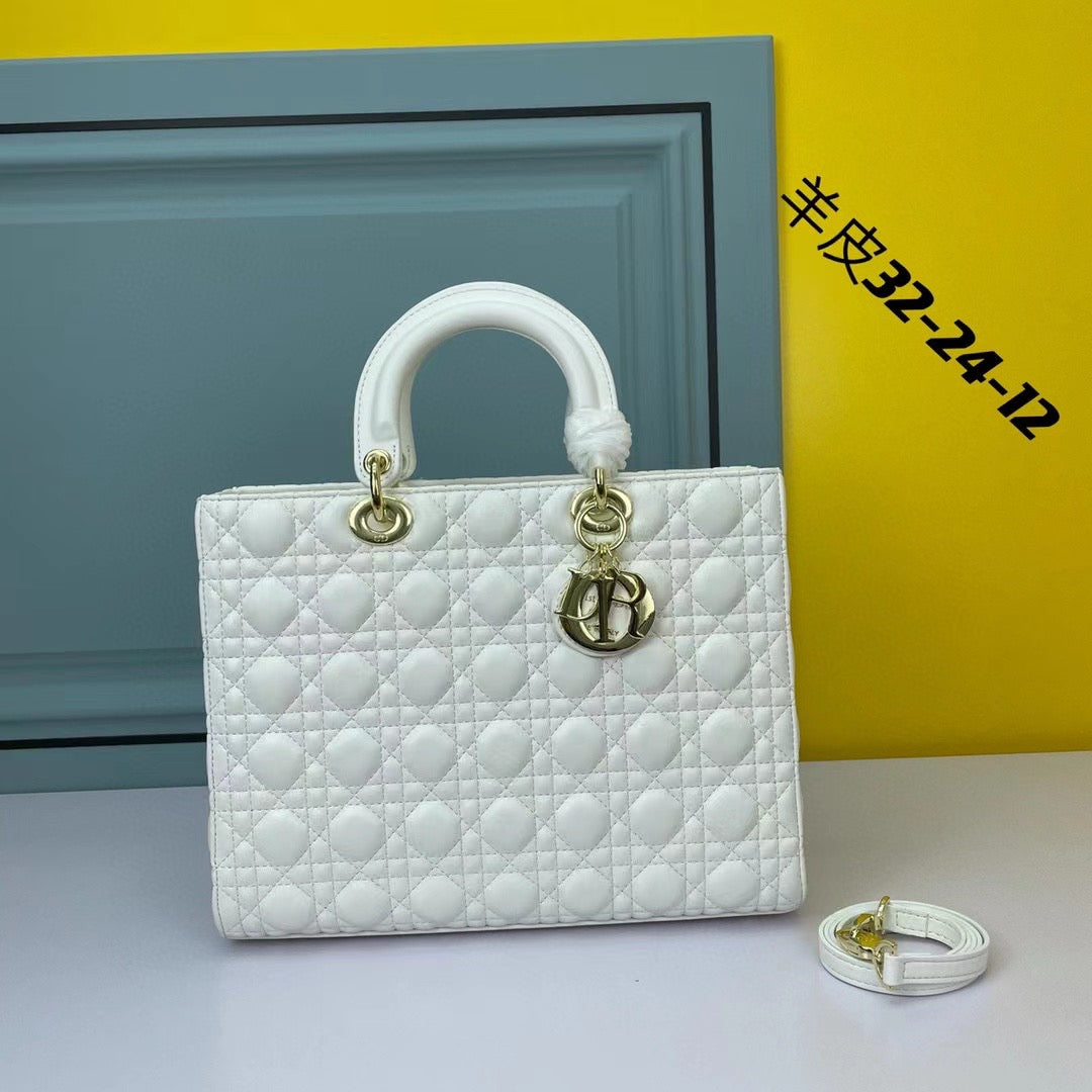 DR335 Large Lady Dior Bag / 12.5 x 10 x 4.5 inches