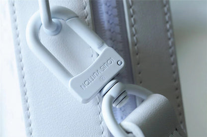 Franco Shops - Louis Vuittons  - 9939