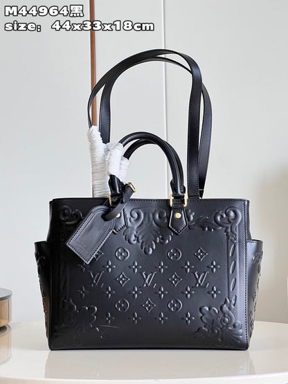Franco Shops - Louis Vuittons  - 15477