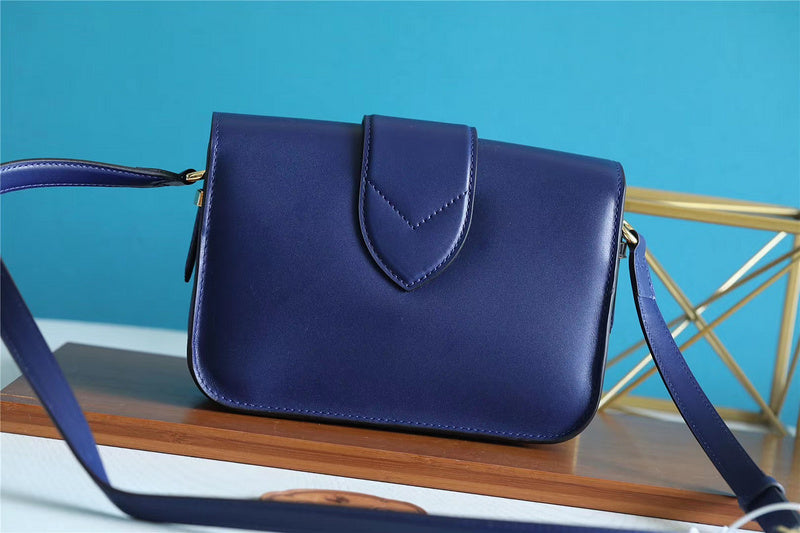 The Franco Shops - Louis Vuittons  - 7750
