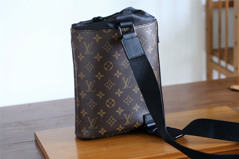 Franco Shops - Louis Vuittons  - 10492