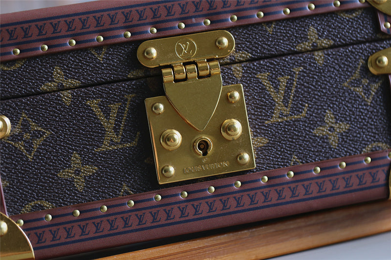 Franco Shops - Louis Vuittons  - 9539