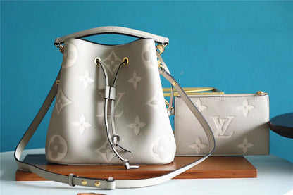 The Franco Shops - Louis Vuittons  - 7737