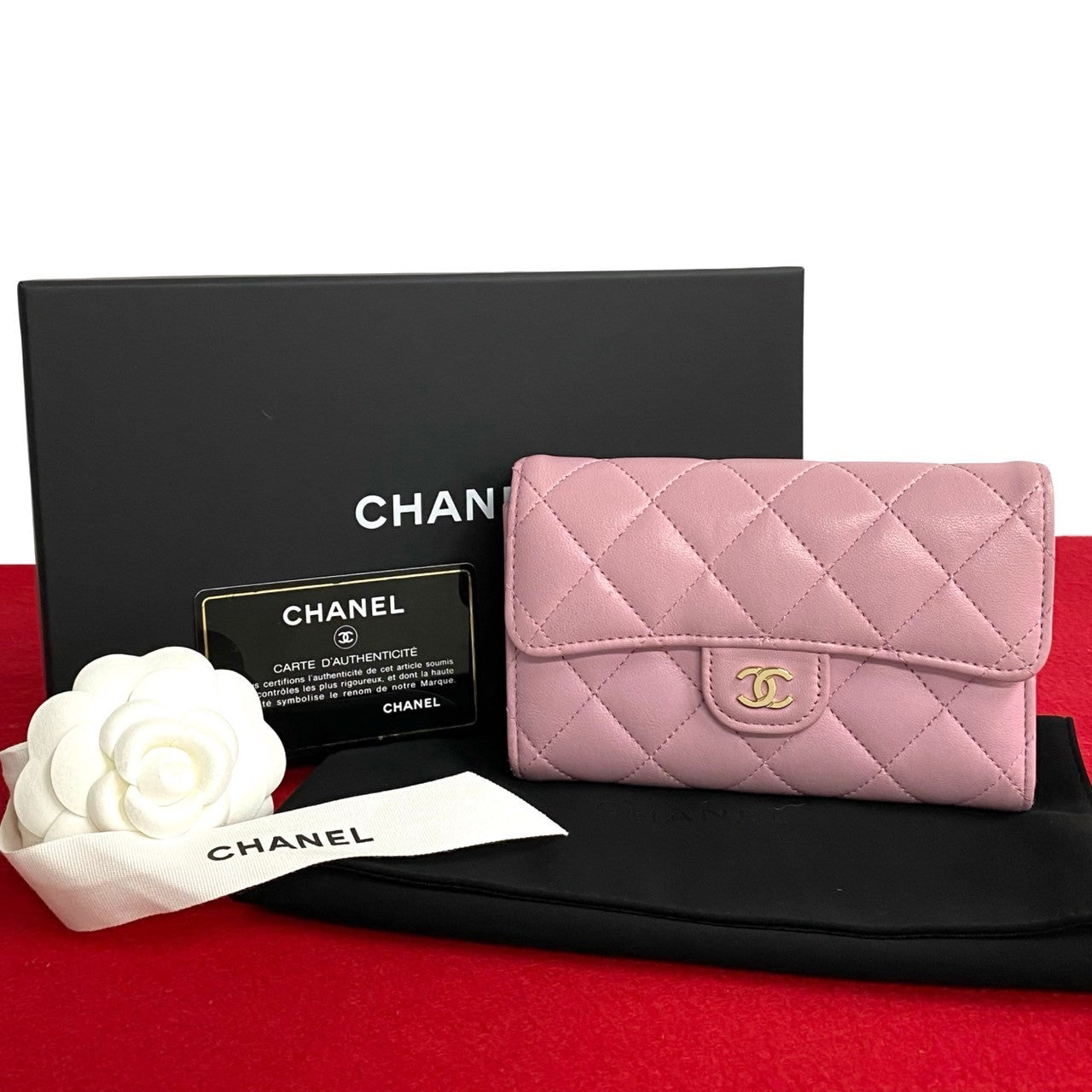 Chanel CC Classic Bifold Flap Wallet  Leather Short Wallet in Good condition