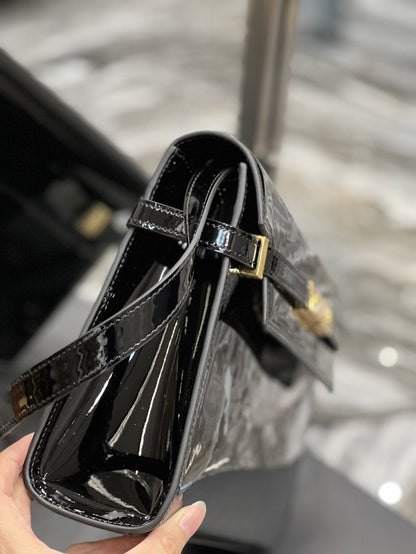 Yves Saint Laurent Manhattan Shoulder Bag Black