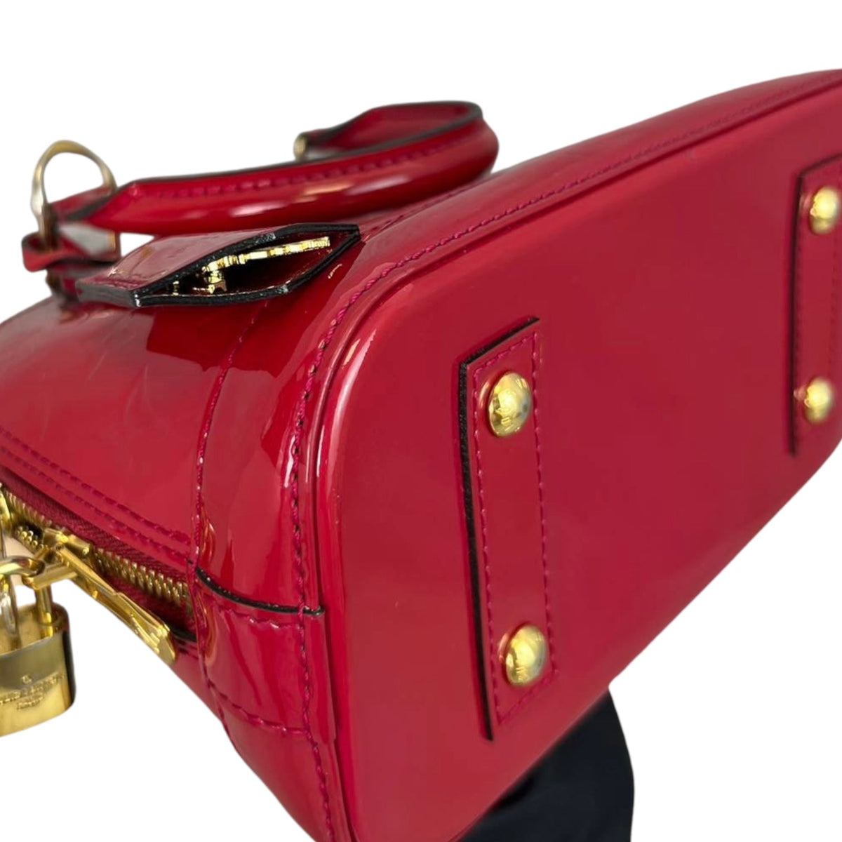 Louis-Vuitton Alma BB Vernis Leather Pink GHW